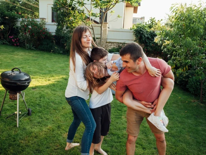 happy-family-enjoying-outdoors-picnic-park